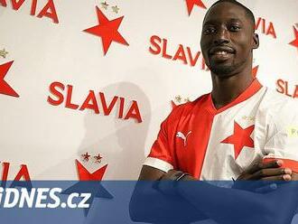 Yeboah nevyšel, Slavia si pořídila jiného útočníka z Afriky. Jde cestou Simy