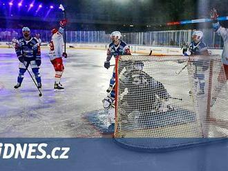 Winter Games ovládl Třinec, Pardubice opět vedou extraligu. Kladno překvapilo