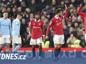 ONLINE: Fotbalisté United v manchesterském derby zdolali po obratu rivala City