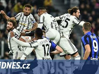 Odvoláme se, rozhodl Juventus. Proti bývalému vedení protestovali fanoušci