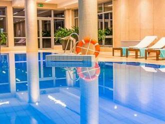 Poľsko pri Orlických horách: Kúpeľný Hotel Spa Medical Dwór Elizy *** s wellness a polpenziou