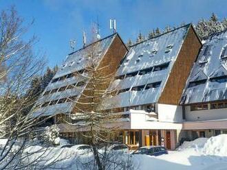 Krkonoše pár krokov od zjazdovky: Parkhotel Harrachov *** s Harrachov Card s polpenziou + pivo a víno k večeri