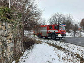 Poblíž Branišovic na Brněnsku zemřel po nehodě osobního vozidla a dodávky spolujezdec