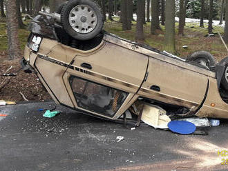 Na komunikaci 11732 nedaleko Rokycan, v lokalitě Pod Kotlem, havarovalo jedno osobní vozidlo a…