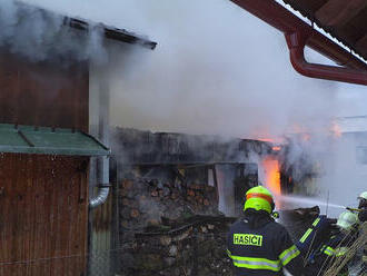 Požár dílny v Letohradu způsobila nedbalost při instalaci kouřovodu, vznikla škoda za 800 tisíc korun