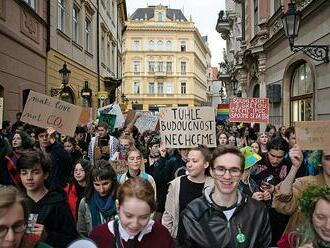 Slušný člověk a ekolog orientovaný na budoucnost. Co hledají mladí lidé v prezidentovi?