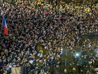 FOTO: Kolik lidí přišlo na generála Pavla do Ostravy? Deník srovnal masové akce