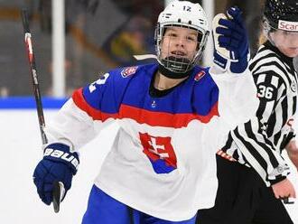 VIDEO: Také niečo nevidíte ani v NHL: Štrnásťročná Slovenka strelila gól roka!