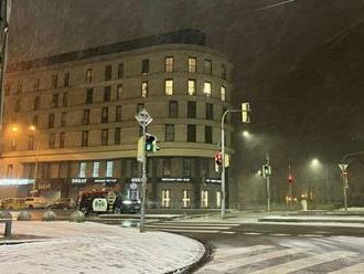 TÁTO noc bude štedrá na SNEH: Najviac ho napadne na západe Slovenska, až 10 cm!