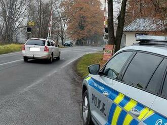 Přehlednější bodový systém schválila vláda, zavádí také možnost řídit auto už od 17 let s doprovodem