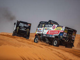 Rallye Dakar 2023: Valtr skončil v 9. etapě Dakaru na výborné třetí pozici, Macháčka prohnali bahenní lázní