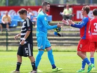 Konec v Plzni obrečel. Teď hraje za Ledvice, po derby psal sudímu výhrůžky