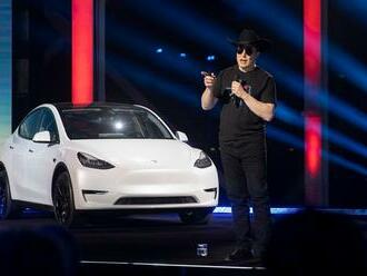 Tesla bojuje so slabnúcim dopytom, automobilka výrazne znižuje ceny v USA aj v Európe