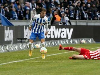 Bayern hazarduje s prvým miestom. Pekarík nastúpil, Hertha prehrala