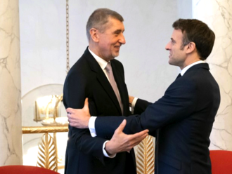 Babiš sa stretol s Macronom, hovorili o vojne i energetickej kríze