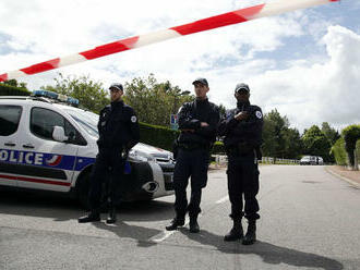 Na parížskej stanici útočník pobodal niekoľko ľudí, polícia ho zadržala