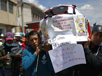 Protivládne protesty sa šíria Peru, vypukli aj v obľúbenej destinácii dovolenkárov