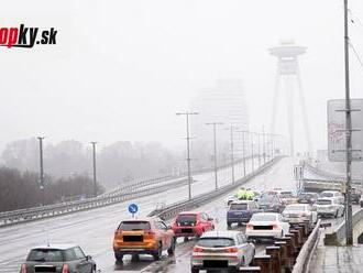 Pozor na dopravu v hlavnom meste: Komplikácie v stredu ráno, na niektorých miestach hlásia aj nehody