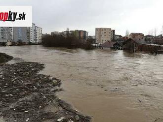 FOTO Balkán postihli záplavy: V Srbsku sú nezvestní dvaja ľudia, strhla ich rozvodnená rieka