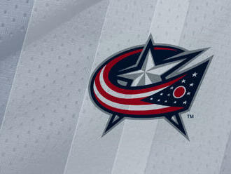 Blue Jackets predĺžili zmluvu s útočníkom, ktorého vlani vyradilo z hry zranenie