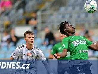 Č. Budějovice - Karviná 1:0, domácí spasil útočník Alli tři minuty před koncem