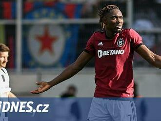 PONEDĚLNÍK: Penalta, co fotbal nechce, mučedník Olatunji a rekord Sigmy