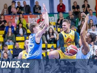 Basketbalisté Ústí nad Labem porazili Slavii a mají čtvrtou ligovou výhru v řadě