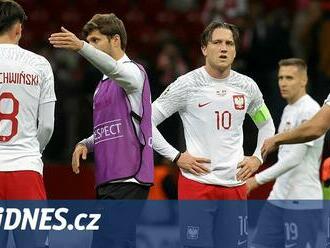 Světlo na konci tunelu, či blížící se vlak? Katastrofa, píší média o fotbale v Polsku