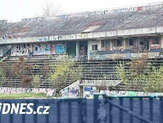 Stadionu za Lužánkami odbíjejí poslední měsíce, jeho bourání začne v létě