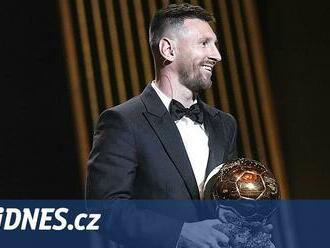 Messi je poosmé králem fotbalového světa. Zlatý míč získal po roční odmlce