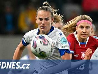 Rekordní návštěva v Hradci. České fotbalistky remizovaly s Bosnou 2:2