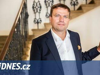 Je nesmysl, aby energetici vydělávali a průmysl skomíral, říká expert