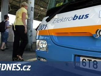 Odklad přišel pozdě. Většina podniků už o bezemisních autobusech rozhodla