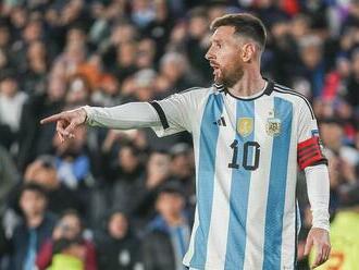 Messi dribluje ako za mlada, súpera posadil na zadok. Argentíne vystrieľal výhru