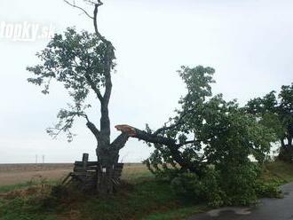 Hasiči pre nepriaznivé počasie zasahovali v Bratislavskom, Trnavskom a Žilinskom kraji