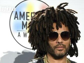 Fúha! Lenny Kravitz   sa ukázal ÚPLNE NAHÝ: Pozooor, lebo vyletí vtáčik!