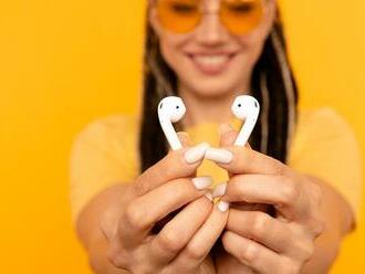 Žena prehltla svoje slúchadlá a prežili! Boli to AirPods