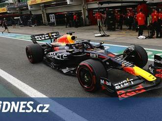 Předčasně ukončenou kvalifikaci F1 v Brazílii vyhrál Verstappen