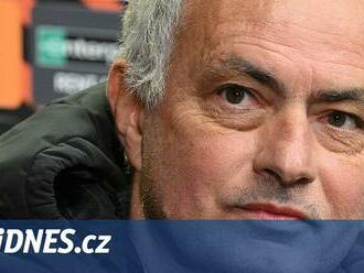 Každý zápas je životní! Mourinho v Praze: špatné vzpomínky i rýpanec do Sarriho