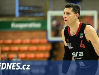 Věděl jsem, že na NBA nemám, ohlíží se Benda za kariérou. U basketbalu zůstal