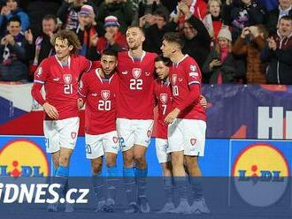 Česko - Moldavsko 3:0, fotbalisté jsou na Euru, zápas ulehčilo vyloučení soupeře