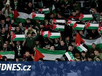 Celtic dostal trest za palestinské vlajky. Provokativní gesto, uvedla UEFA