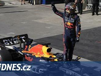 Verstappen se pokusí v Abú Zabí o vítěznou tečku, který tým skončí druhý?