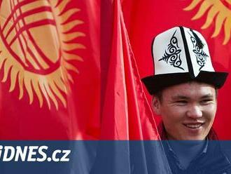 Narovnáme vlny, přidáme prut. Kyrgyzstán se dohaduje o změně státní vlajky