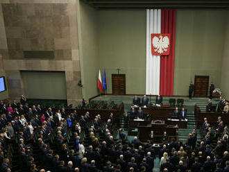 Nový poľský parlament sa zišiel na prvom zasadnutí, Morawiecki podal demisiu