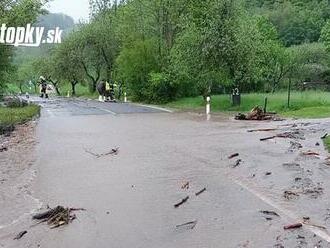 Meteorológovia upozorňujú na vietor na horách aj na povodne z trvalého dažďa