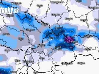 Varovanie meteorológov: PRVÝ SNEH na západnom Slovensku! Vodiči, pozor na cestách, hrozí poľadovica a snehové jazyky