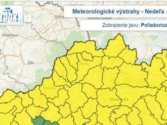 Na týchto miestach hrozí poľadovica: MAPA Snehové jazyky, záveje a vietor, zima dorazila v plnej sile!