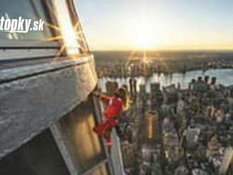 Jared Leto vyliezol na Empire State Building, aby oznámil turné 30 Seconds To Mars. Prídu aj na Slovensko