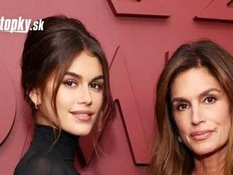 Božská Cindy Crawford v spoločnosti s krásnou dcérou: Podprsenku nechala doma!